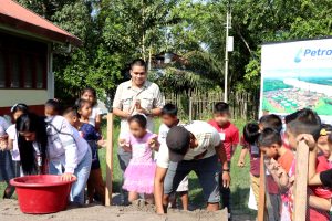 Siembran huevos de taricaya para preservar la especie en la Reserva Nacional Pacaya Samiria